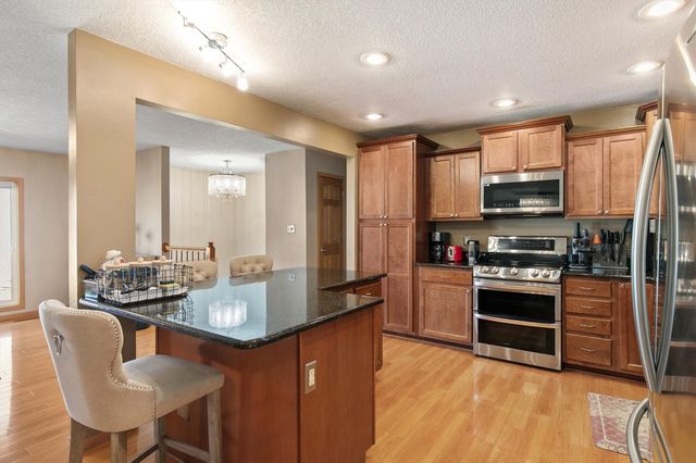 10822 Walnut Ridge Drive, Clive, IA 50325