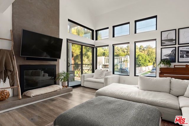 22667 Margarita Drive, Woodland Hills (los Angeles), CA 91364