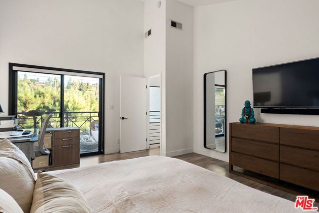 22667 Margarita Drive, Woodland Hills (los Angeles), CA 91364