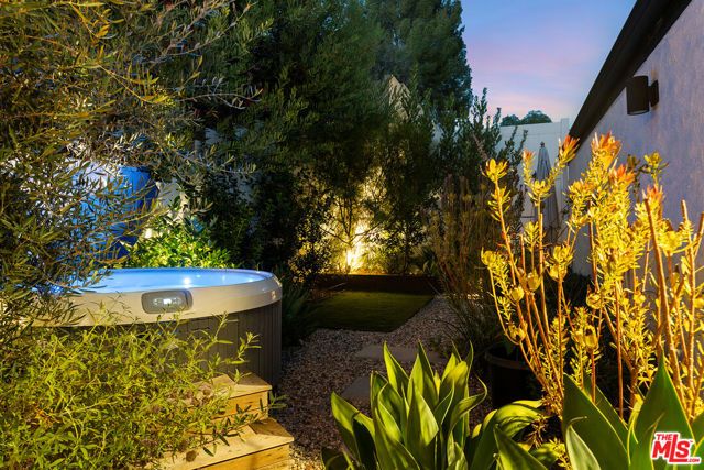 22667 Margarita Drive, Woodland Hills (los Angeles), CA 91364