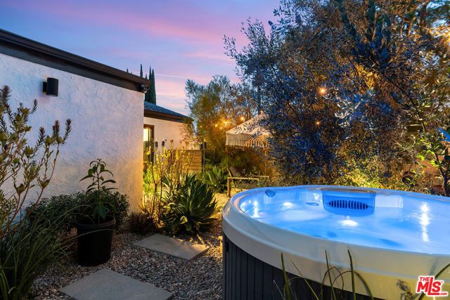 22667 Margarita Drive, Woodland Hills (los Angeles), CA 91364