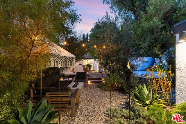 22667 Margarita Drive, Woodland Hills (los Angeles), CA 91364