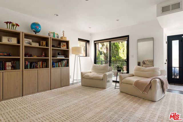 22667 Margarita Drive, Woodland Hills (los Angeles), CA 91364