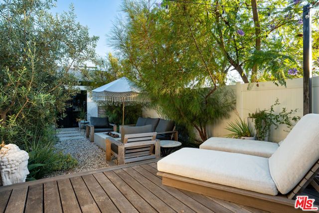 22667 Margarita Drive, Woodland Hills (los Angeles), CA 91364