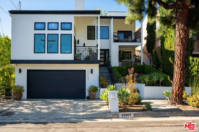 22667 Margarita Drive, Woodland Hills (los Angeles), CA 91364