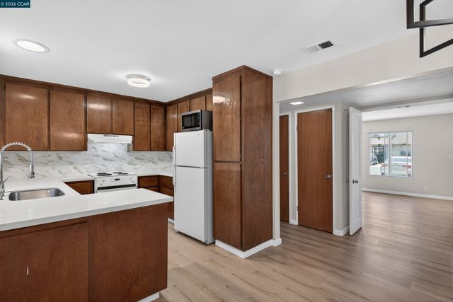 1031 Clyde Ave 1102, Santa Clara, CA 95054