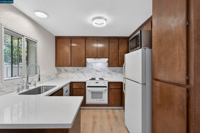 1031 Clyde Ave 1102, Santa Clara, CA 95054
