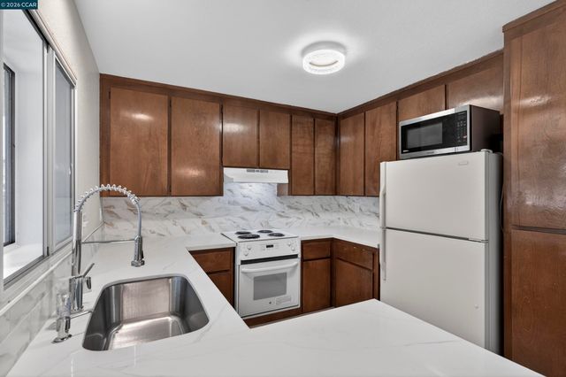 1031 Clyde Ave 1102, Santa Clara, CA 95054