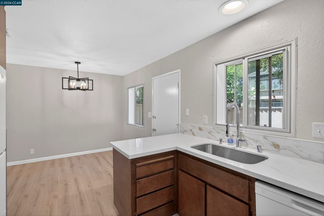 1031 Clyde Ave 1102, Santa Clara, CA 95054