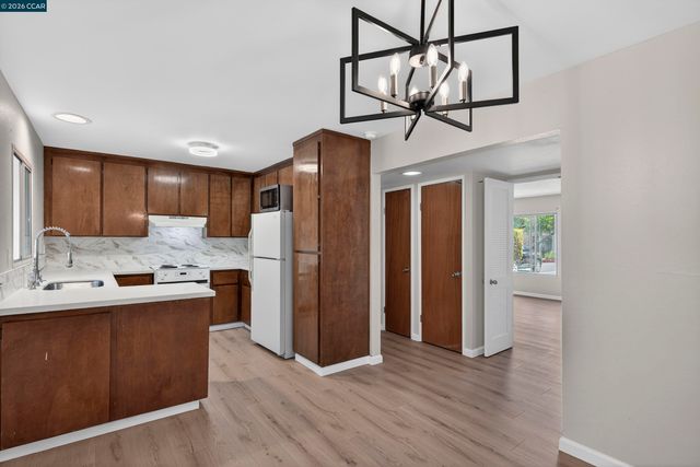 1031 Clyde Ave 1102, Santa Clara, CA 95054