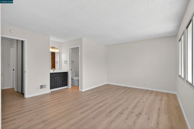 1031 Clyde Ave 1102, Santa Clara, CA 95054