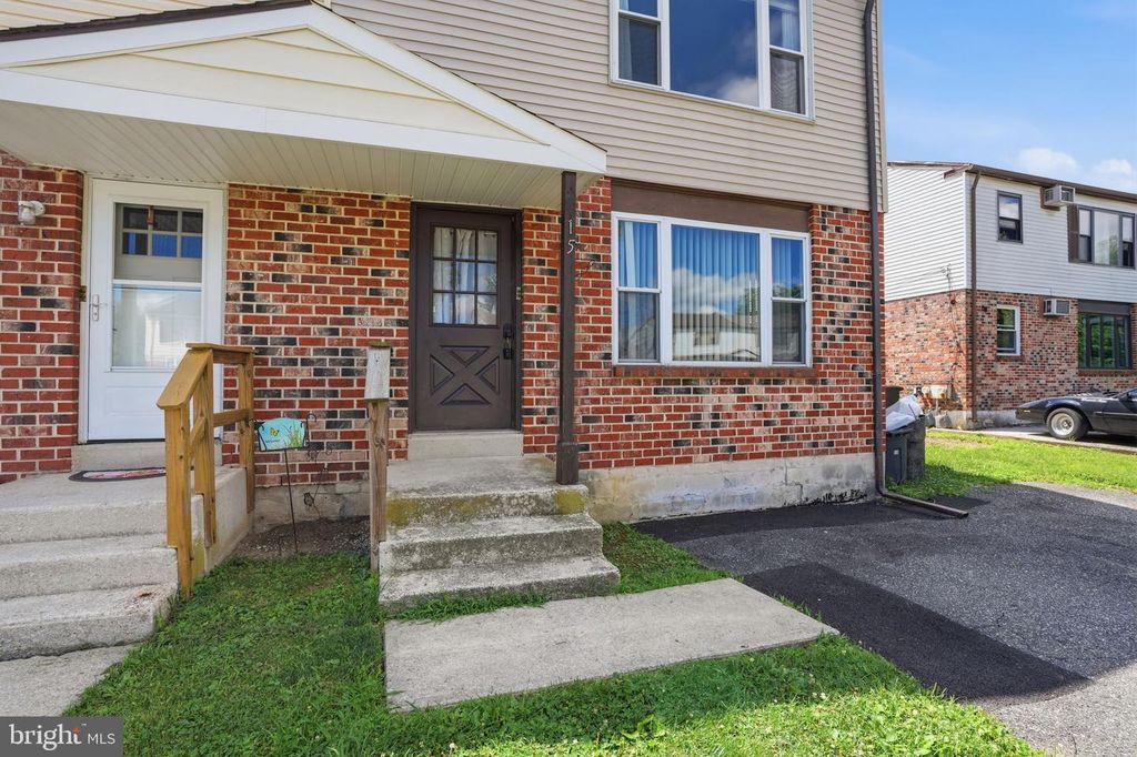 15 ALICIA CT, Glenolden, PA 19036