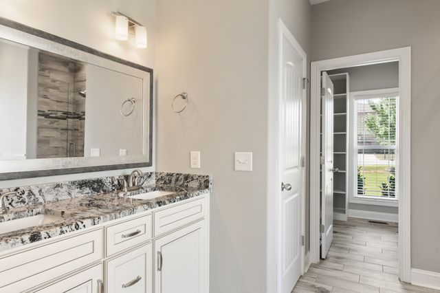 2596 Remington Trce, Clarksville, TN 37043