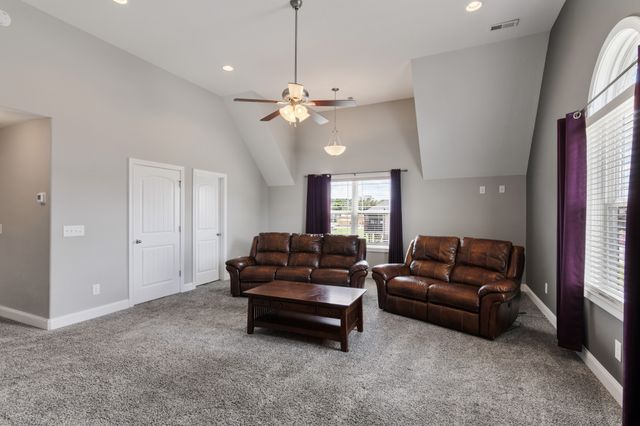 2596 Remington Trce, Clarksville, TN 37043