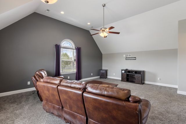 2596 Remington Trce, Clarksville, TN 37043