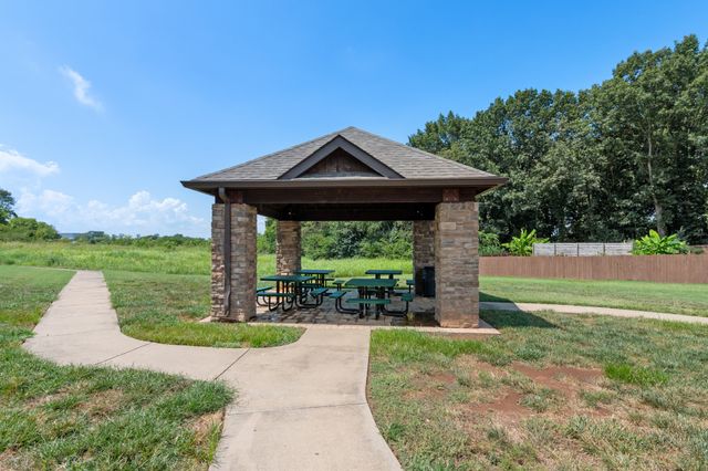2596 Remington Trce, Clarksville, TN 37043