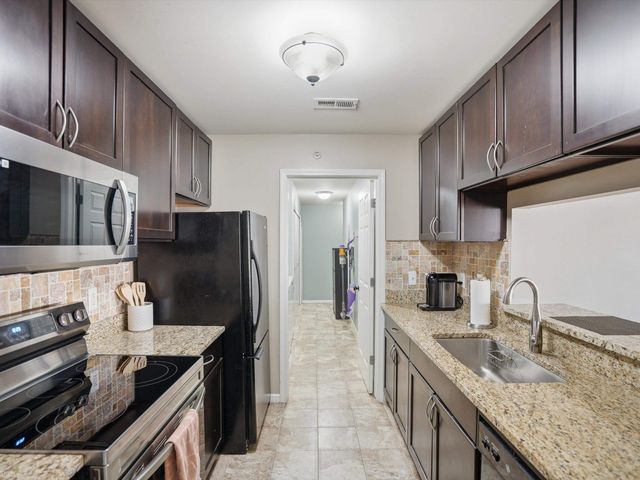 52124 Naugatuck Drive, Macomb, MI 48042