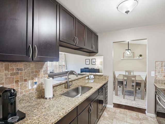 52124 Naugatuck Drive, Macomb, MI 48042