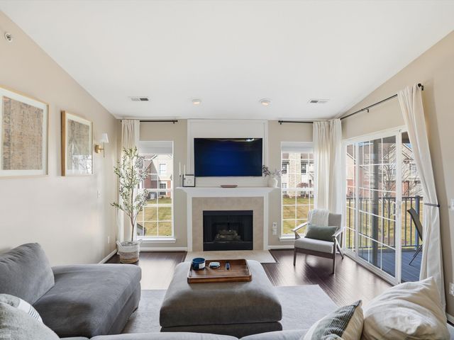 52124 Naugatuck Drive, Macomb, MI 48042