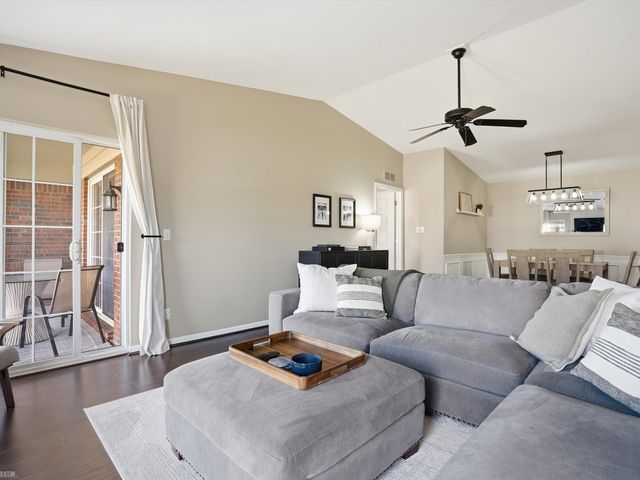 52124 Naugatuck Drive, Macomb, MI 48042