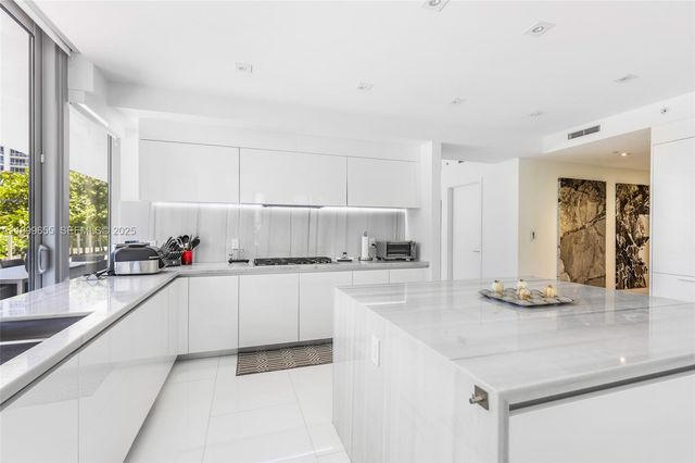 1 Collins Avenue 207, Miami Beach, FL 33139