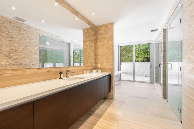 1 Collins Avenue 207, Miami Beach, FL 33139