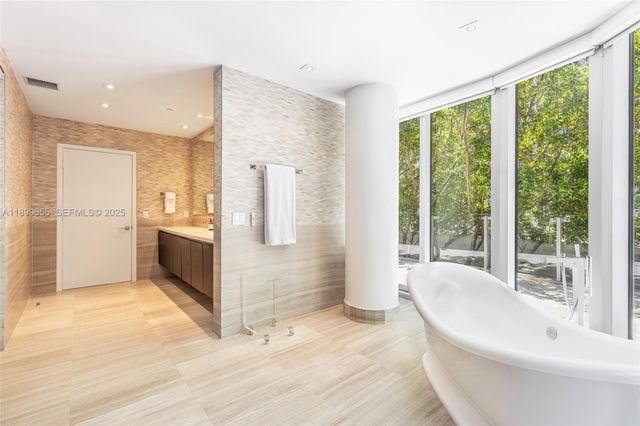 1 Collins Avenue 207, Miami Beach, FL 33139