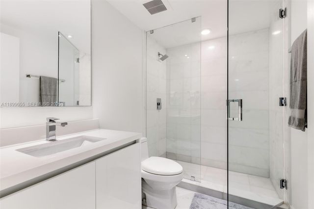 1 Collins Avenue 207, Miami Beach, FL 33139