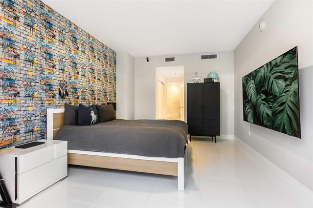 1 Collins Avenue 207, Miami Beach, FL 33139