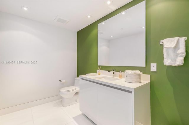 1 Collins Avenue 207, Miami Beach, FL 33139