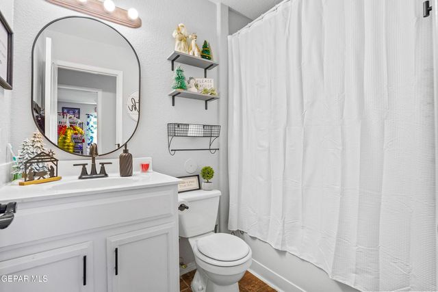 2808 PASILLO ROCK Place, El Paso, TX 79938