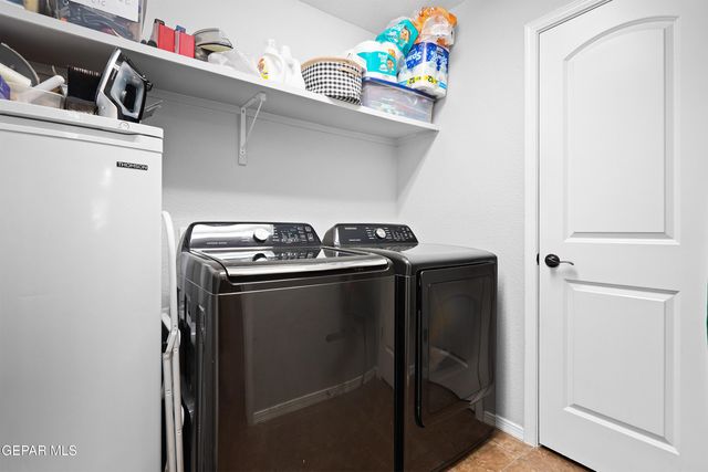 2808 PASILLO ROCK Place, El Paso, TX 79938