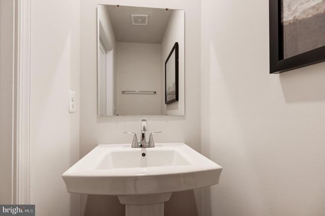 110 SOPHIE ST, Strasburg, VA 22657