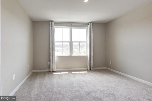 110 SOPHIE ST, Strasburg, VA 22657