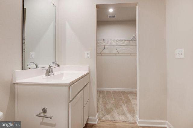 110 SOPHIE ST, Strasburg, VA 22657