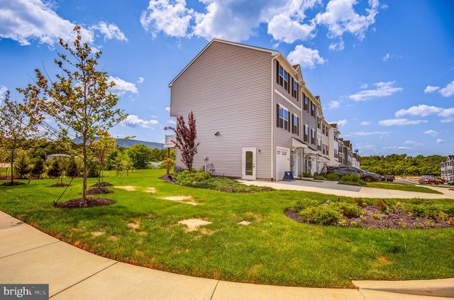 110 SOPHIE ST, Strasburg, VA 22657