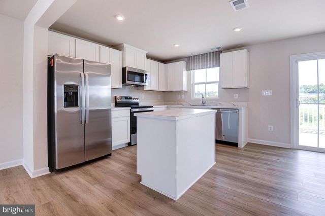 110 SOPHIE ST, Strasburg, VA 22657