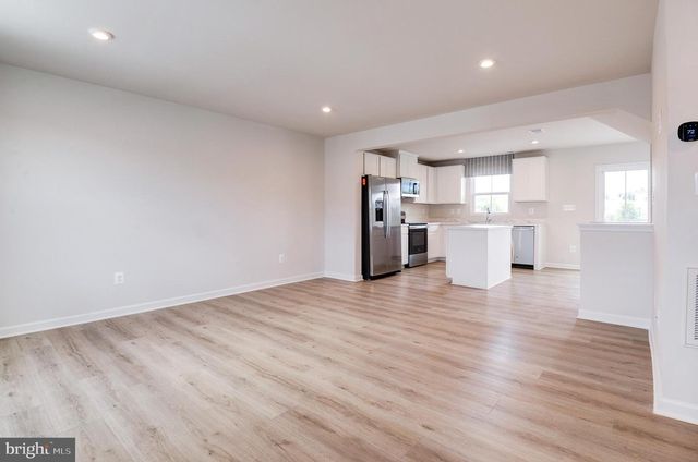 110 SOPHIE ST, Strasburg, VA 22657