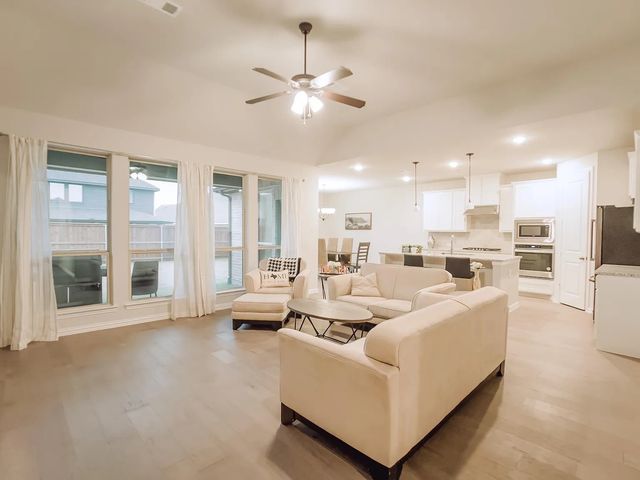 504 Antler Drive, Mansfield, TX 76063