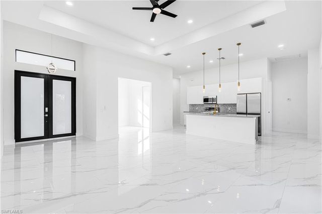 3604 29th ST SW, Lehigh Acres, FL 33976