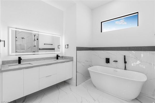 3604 29th ST SW, Lehigh Acres, FL 33976