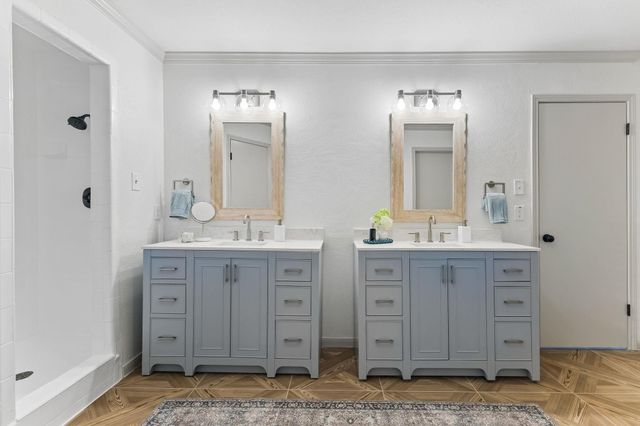 11503 Dosshills DR, Austin, TX 78750