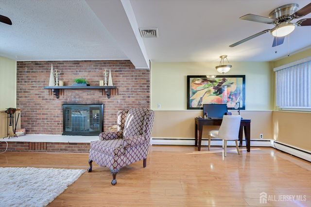 12 Hadler Drive, Franklin, NJ 08873