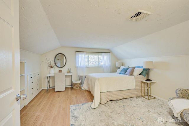 12 Hadler Drive, Franklin, NJ 08873