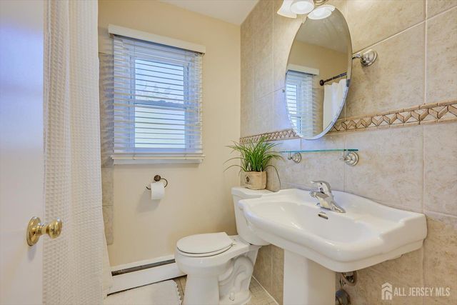 12 Hadler Drive, Franklin, NJ 08873