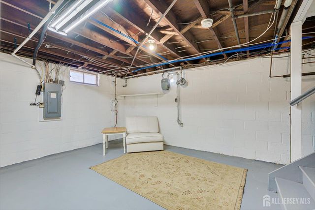 12 Hadler Drive, Franklin, NJ 08873