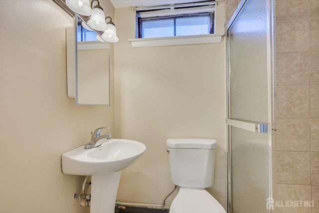 12 Hadler Drive, Franklin, NJ 08873