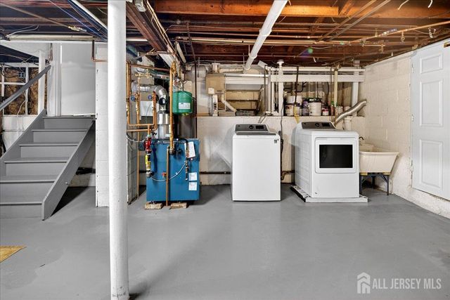 12 Hadler Drive, Franklin, NJ 08873