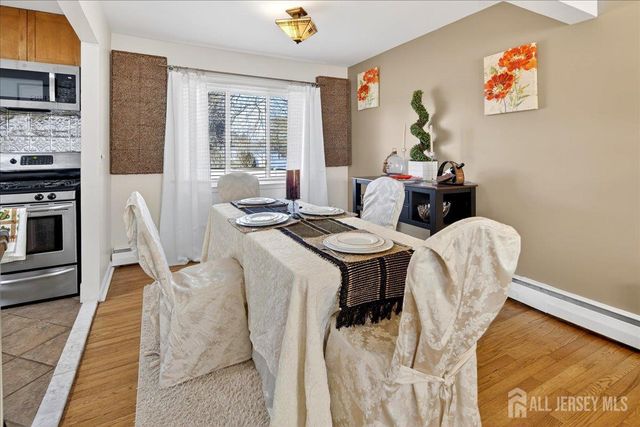 12 Hadler Drive, Franklin, NJ 08873