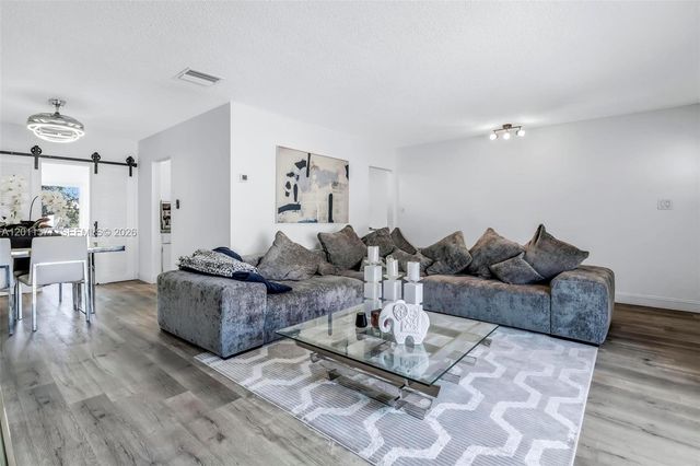 6810 NW 74th Pl, Tamarac, FL 33321